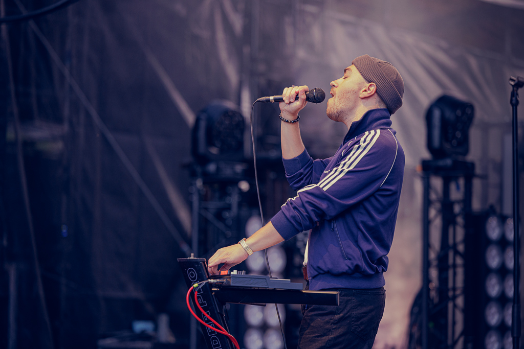 <a href='/artists/two-faces/'>Two Faces</a>