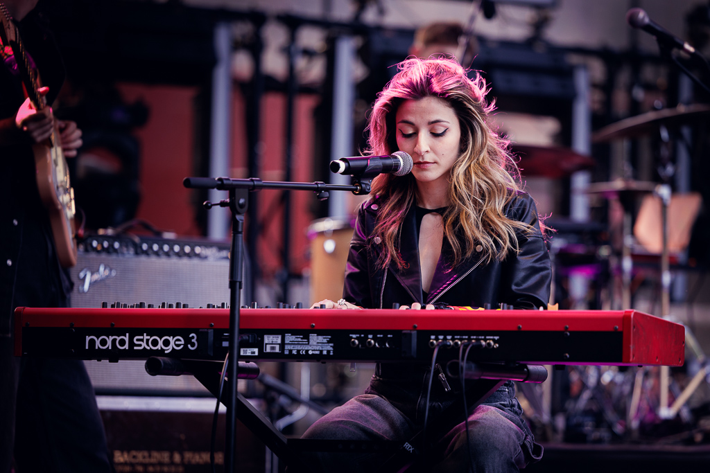 <a href='/artists/vernis-rouge/'>Vernis Rouge</a>