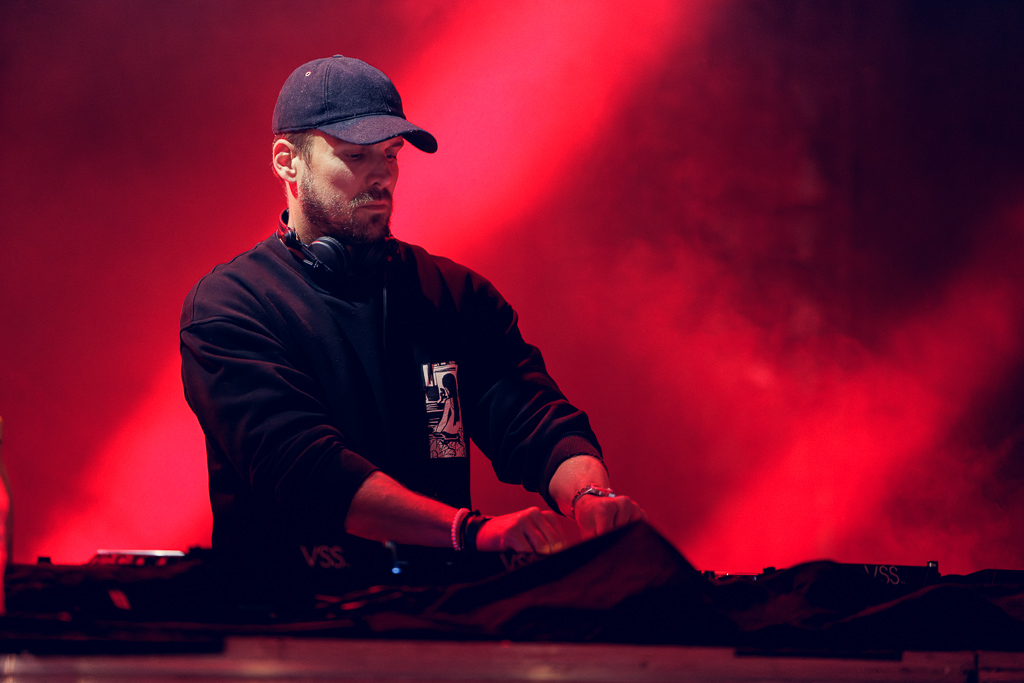 <a href='/artists/feder/'>Feder</a>