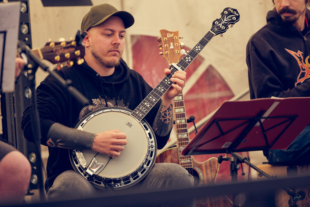 <a href='/artists/skellige/'>Skellige</a>