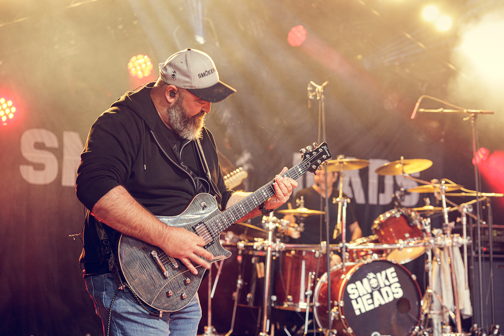 <a href='/artists/smokeheads/'>Smokeheads</a>