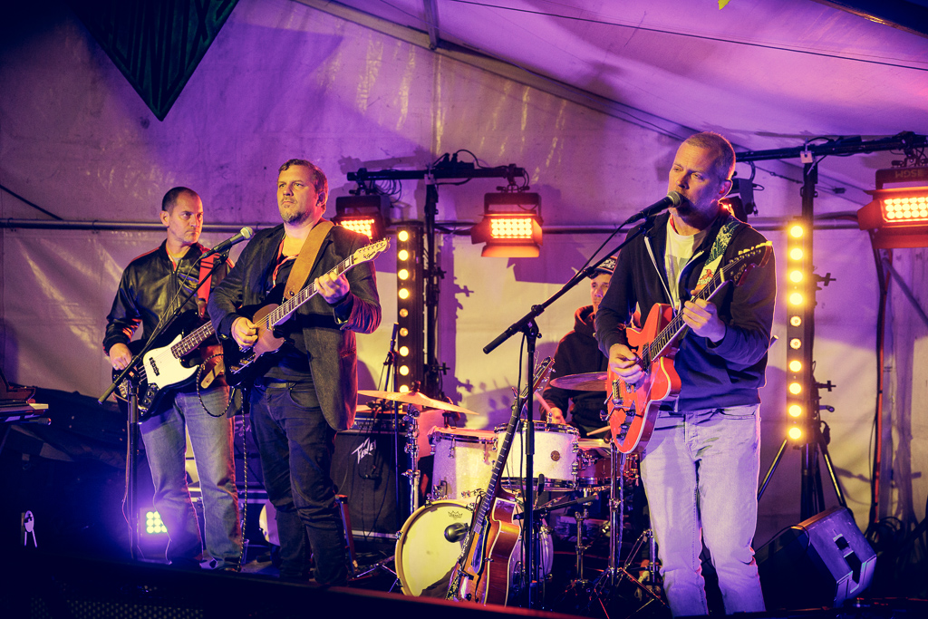 <a href='/artists/tendinista/'>Tendinista</a>