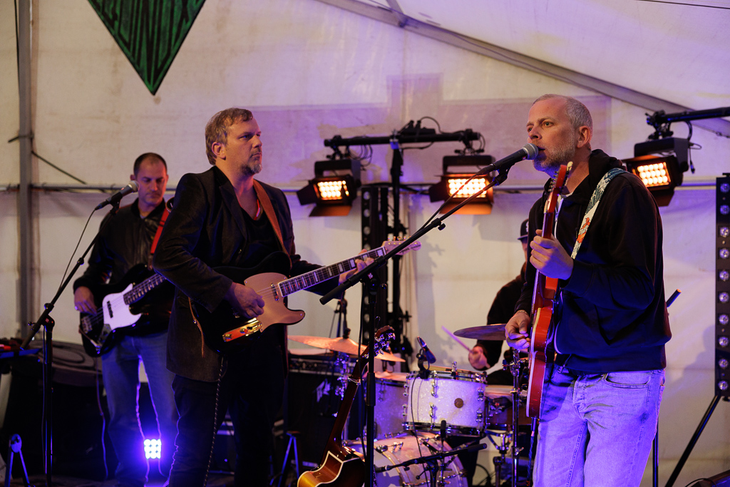 <a href='/artists/tendinista/'>Tendinista</a>