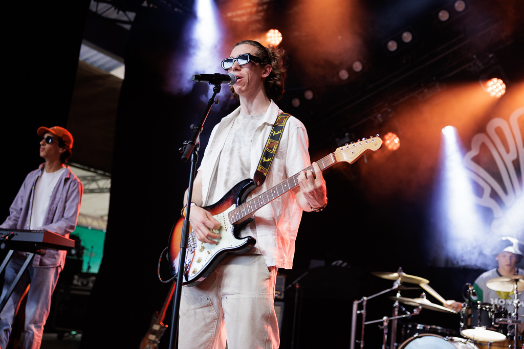 <a href='/artists/the-square/'>The Square</a>