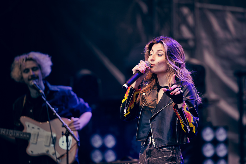 <a href='/artists/vernis-rouge/'>Vernis Rouge</a>