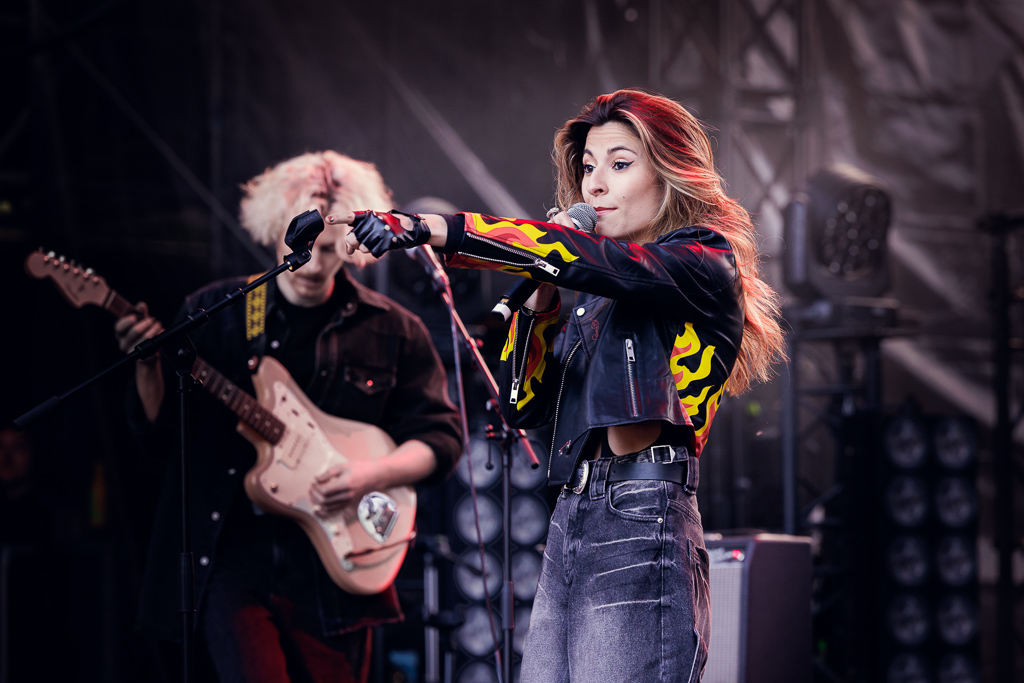 <a href='/artists/vernis-rouge/'>Vernis Rouge</a>