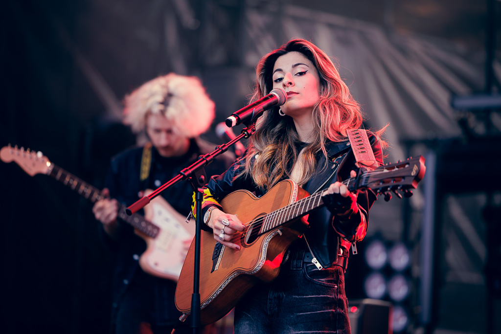 <a href='/artists/vernis-rouge/'>Vernis Rouge</a>