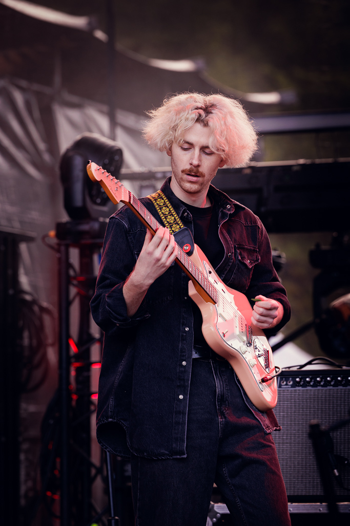 <a href='/artists/vernis-rouge/'>Vernis Rouge</a>