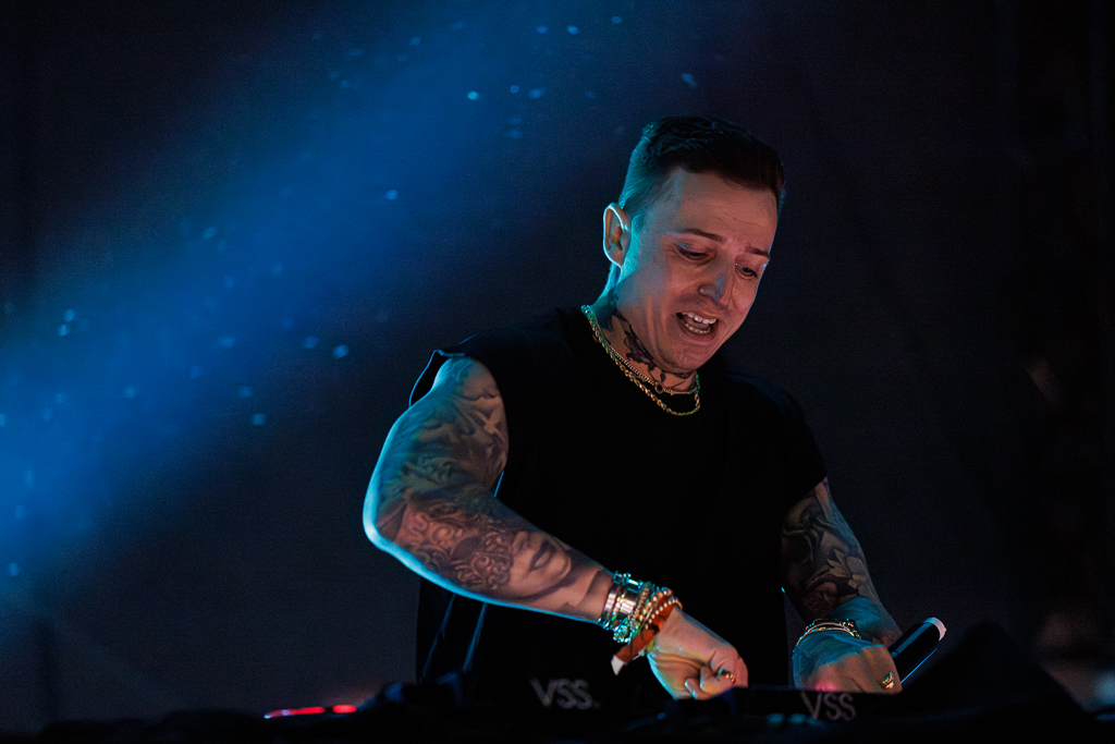 <a href='/artists/blasterjaxx/'>Blasterjaxx</a>