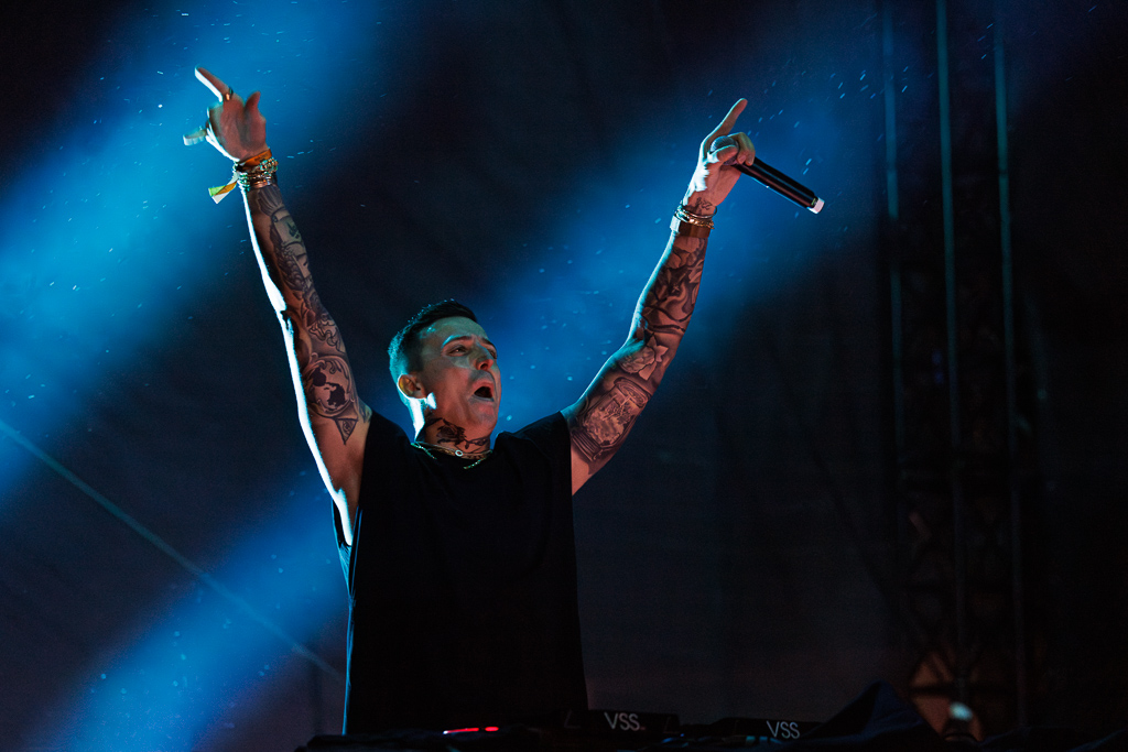 <a href='/artists/blasterjaxx/'>Blasterjaxx</a>