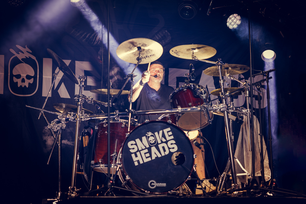 <a href='/artists/smokeheads/'>Smokeheads</a>