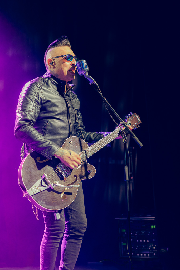 <a href='/artists/the-brains/'>The Brains</a>