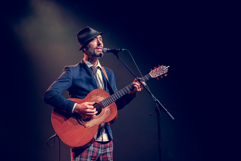 <a href='/artists/charlie-winston/'>Charlie Winston</a>