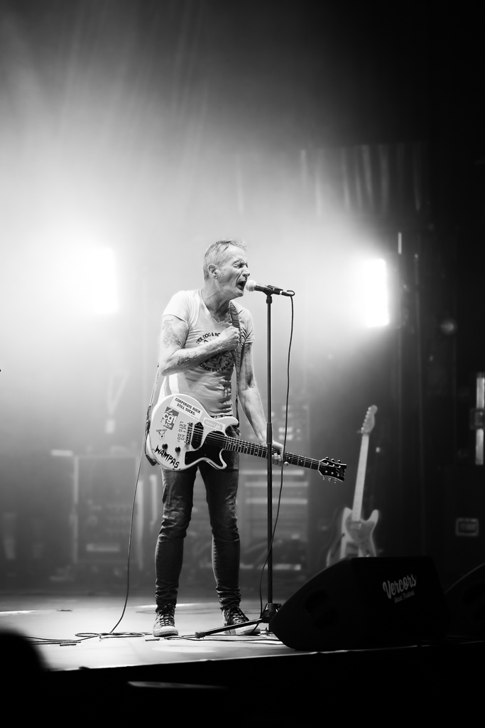 <a href='/artists/les-wampas/'>Les Wampas</a>