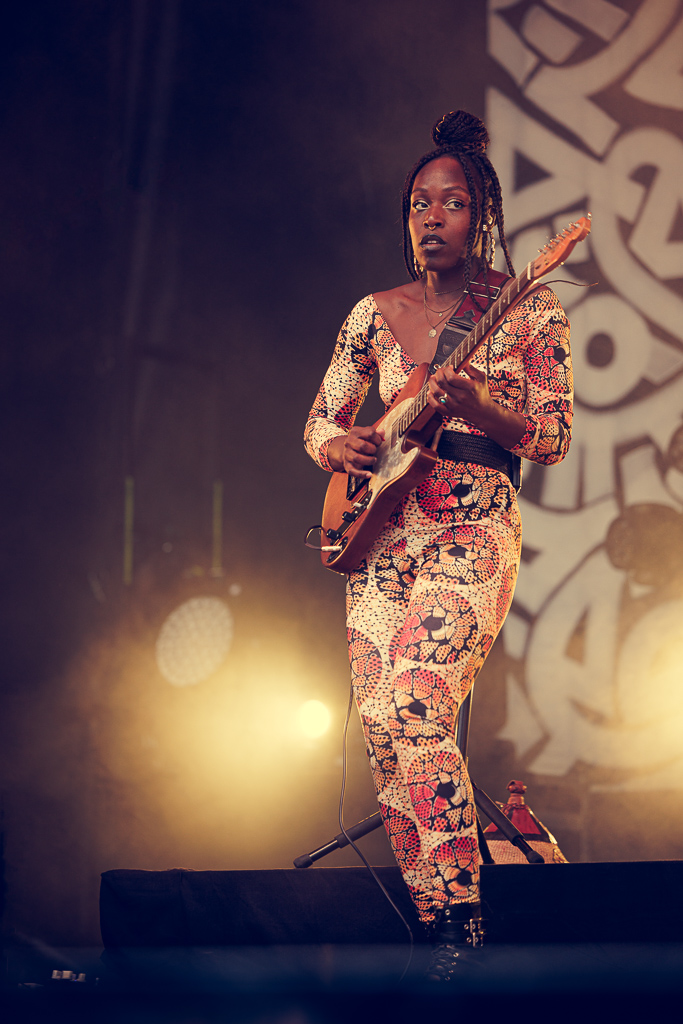 <a href='/artists/el-gato-negro/'>El Gato Negro</a>