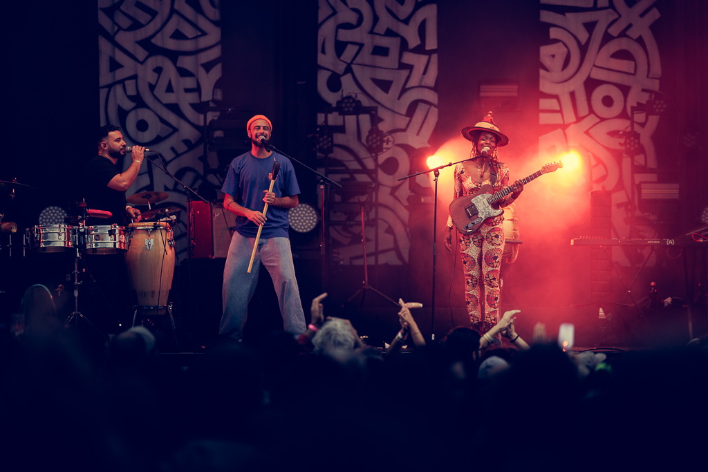 <a href='/artists/el-gato-negro/'>El Gato Negro</a>