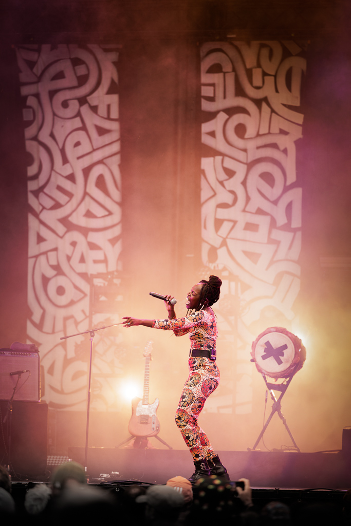 <a href='/artists/el-gato-negro/'>El Gato Negro</a>