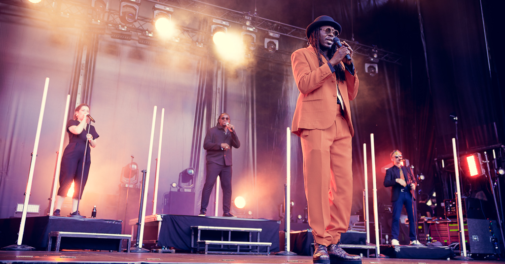 <a href='/artists/faada-freddy/'>Faada Freddy</a>