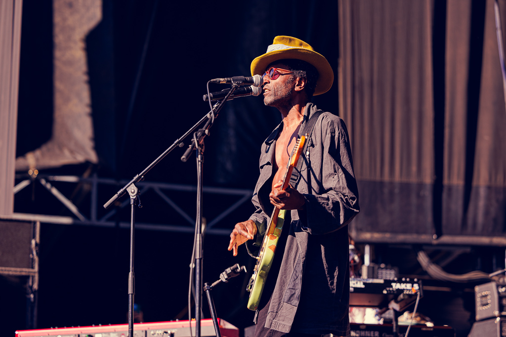 <a href='/artists/keziah-jones/'>Keziah Jones</a>