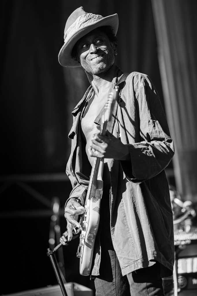 <a href='/artists/keziah-jones/'>Keziah Jones</a>