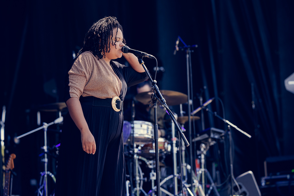 <a href='/artists/kolinga/'>Kolinga</a>