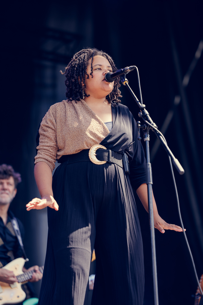 <a href='/artists/kolinga/'>Kolinga</a>