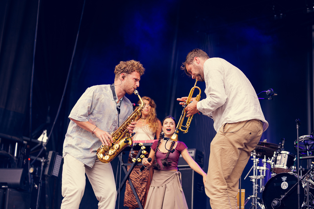 <a href='/artists/ladaniva/'>Ladaniva</a>