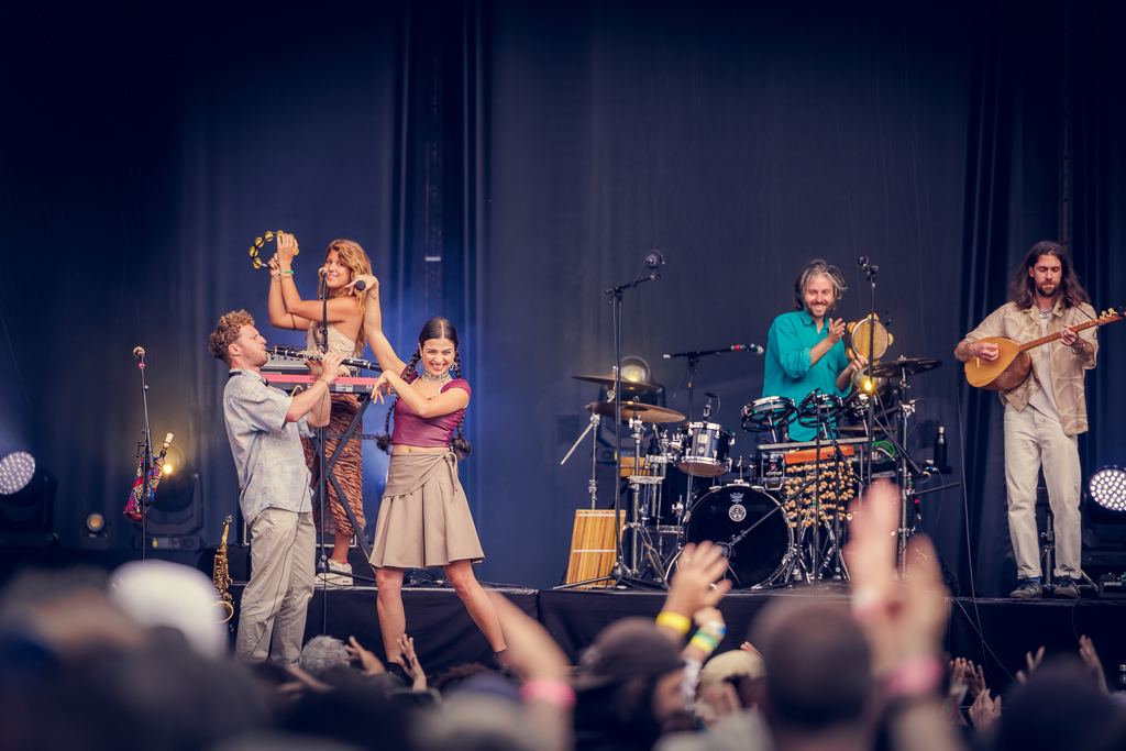 <a href='/artists/ladaniva/'>Ladaniva</a>