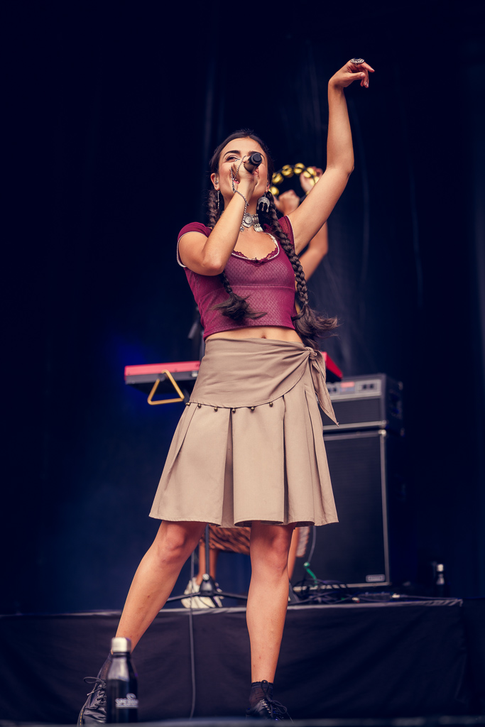 <a href='/artists/ladaniva/'>Ladaniva</a>