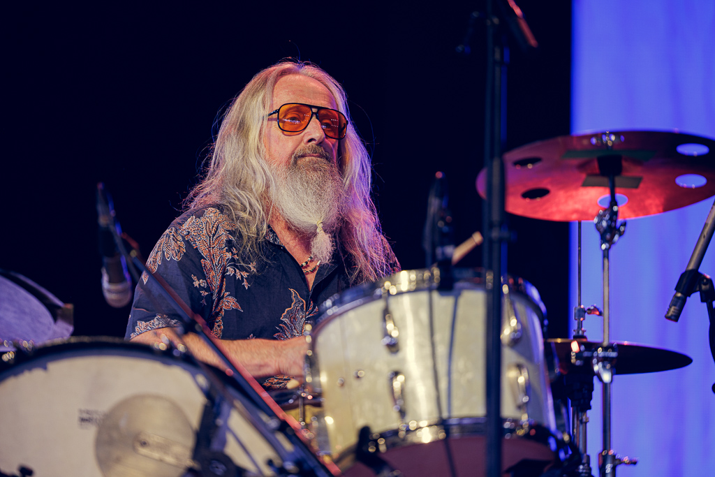 <a href='/artists/seasick-steve/'>Seasick Steve</a>