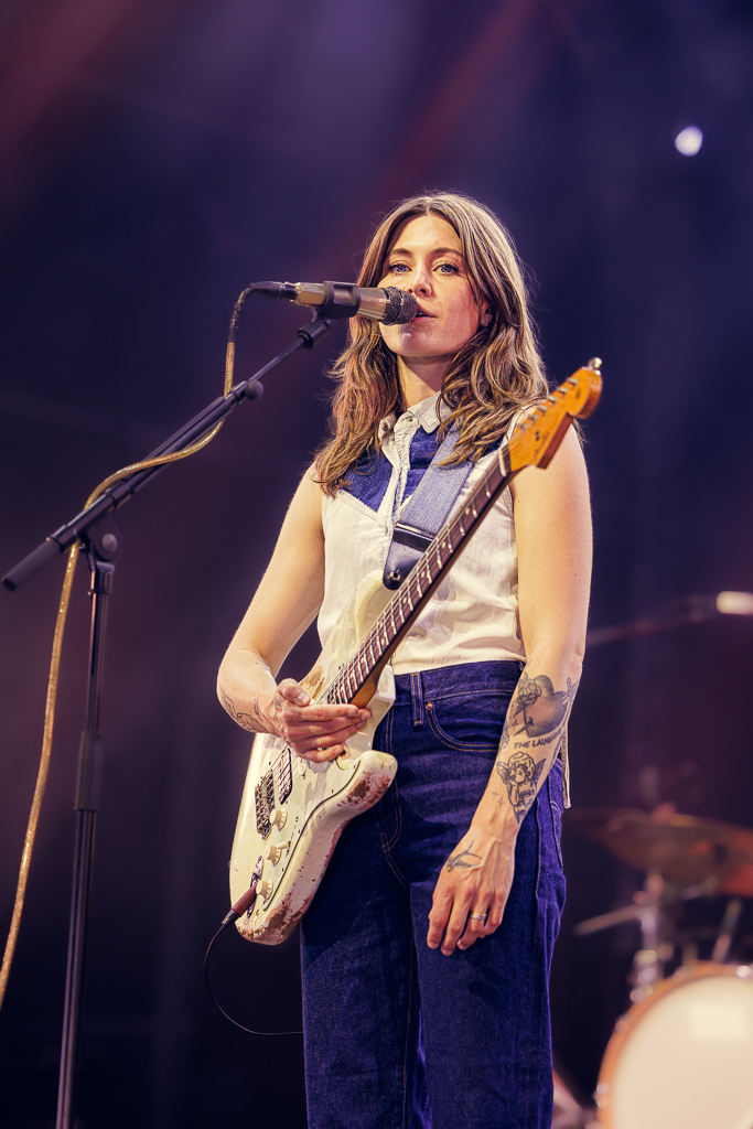 <a href='/artists/larkin-poe/'>Larkin Poe</a>