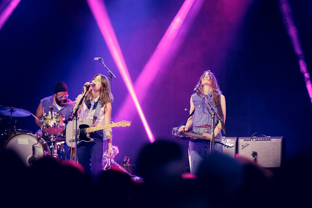 <a href='/artists/larkin-poe/'>Larkin Poe</a>