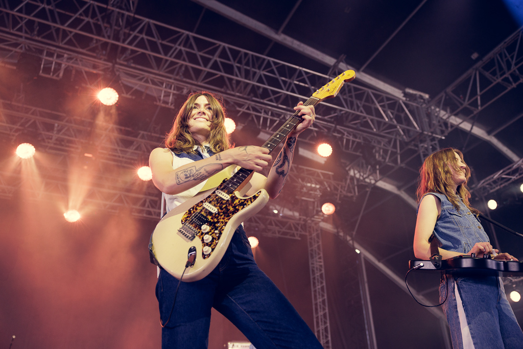 <a href='/artists/larkin-poe/'>Larkin Poe</a>