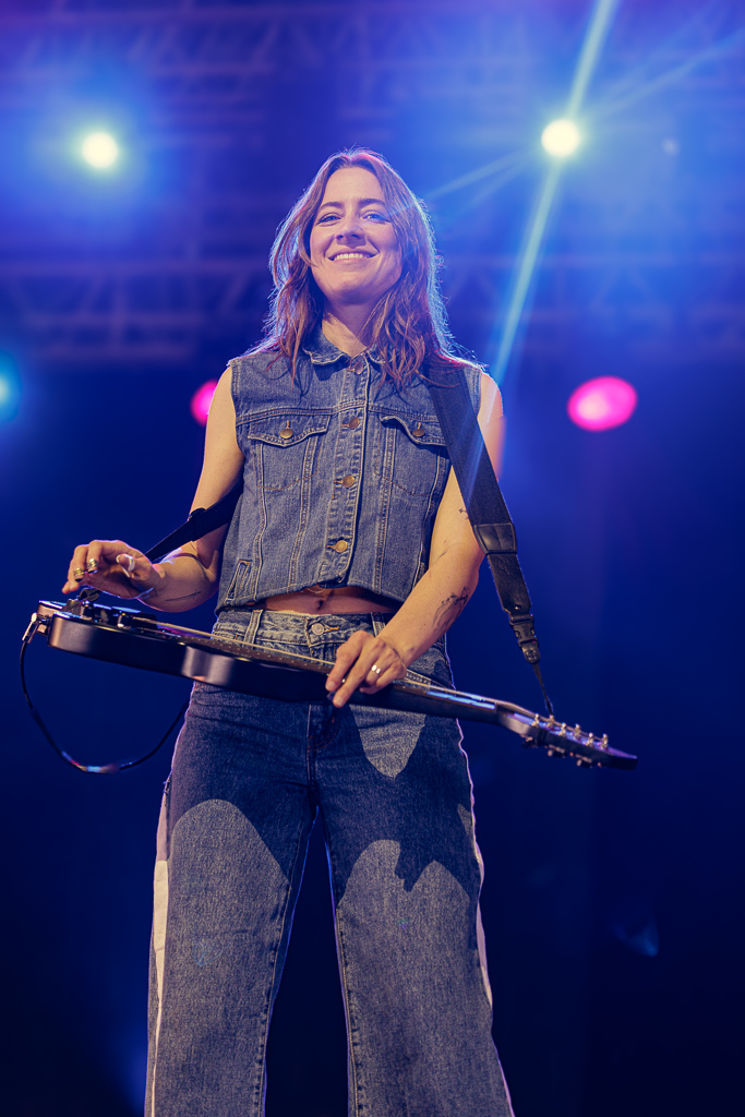 <a href='/artists/larkin-poe/'>Larkin Poe</a>