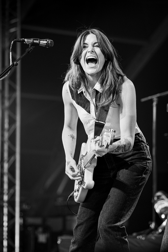 <a href='/artists/larkin-poe/'>Larkin Poe</a>
