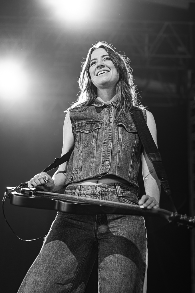 <a href='/artists/larkin-poe/'>Larkin Poe</a>