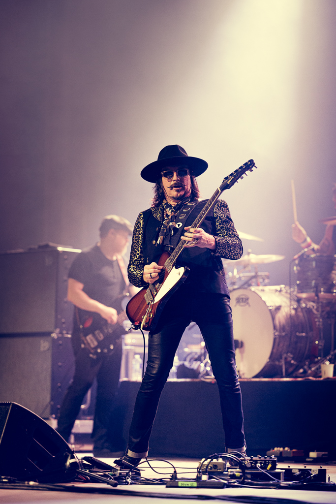 <a href='/artists/rival-sons/'>Rival Sons</a>