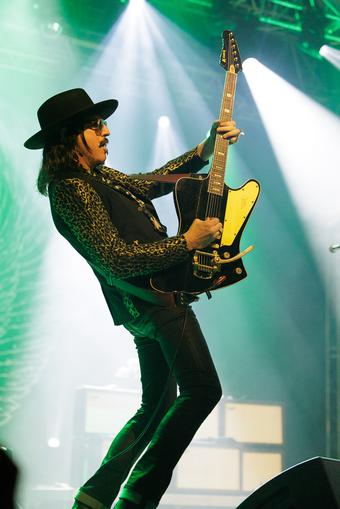 <a href='/artists/rival-sons/'>Rival Sons</a>