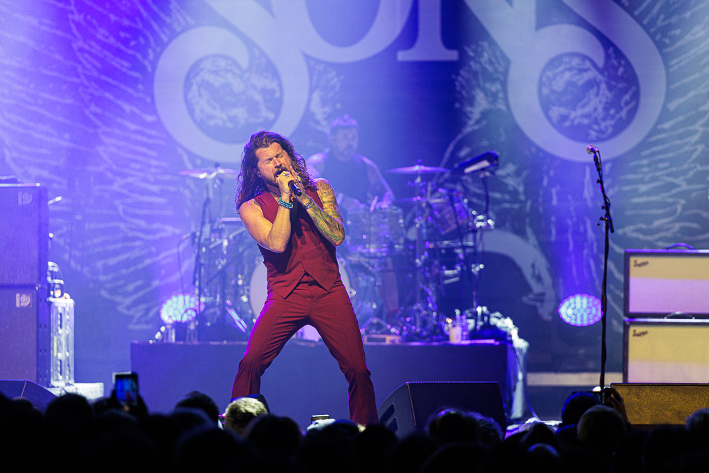 <a href='/artists/rival-sons/'>Rival Sons</a>