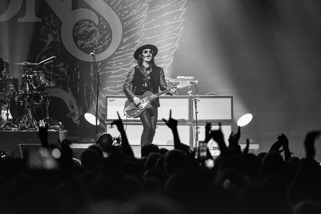 <a href='/artists/rival-sons/'>Rival Sons</a>