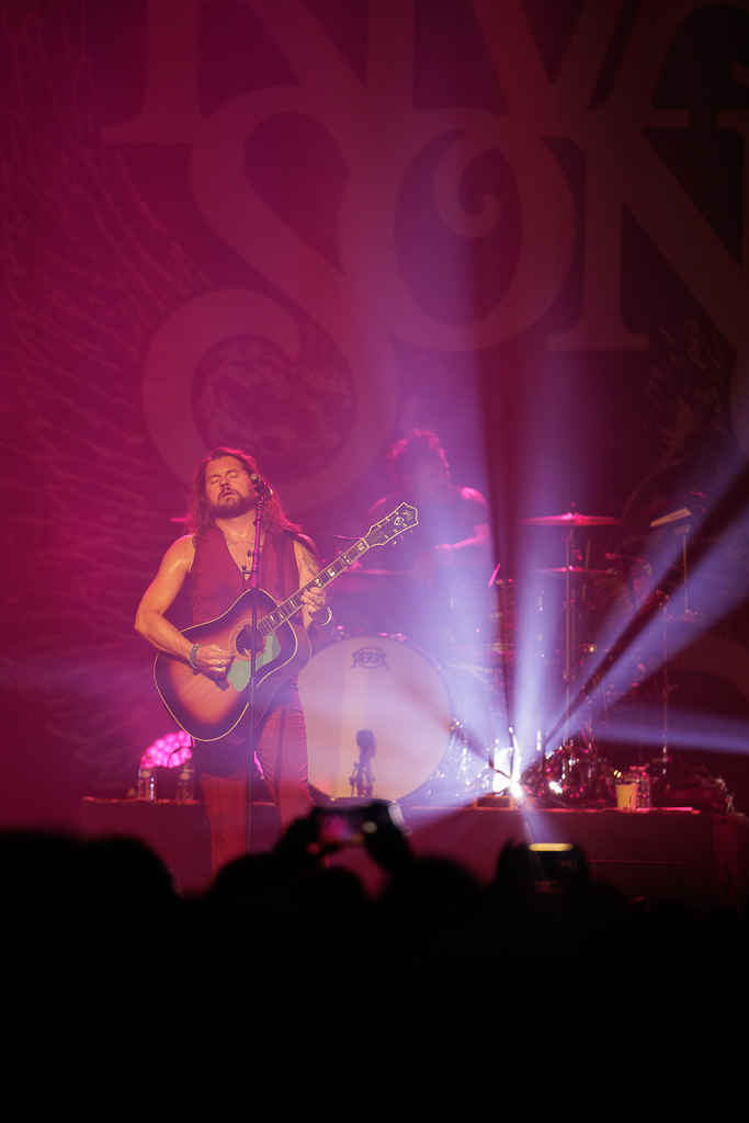 <a href='/artists/rival-sons/'>Rival Sons</a>