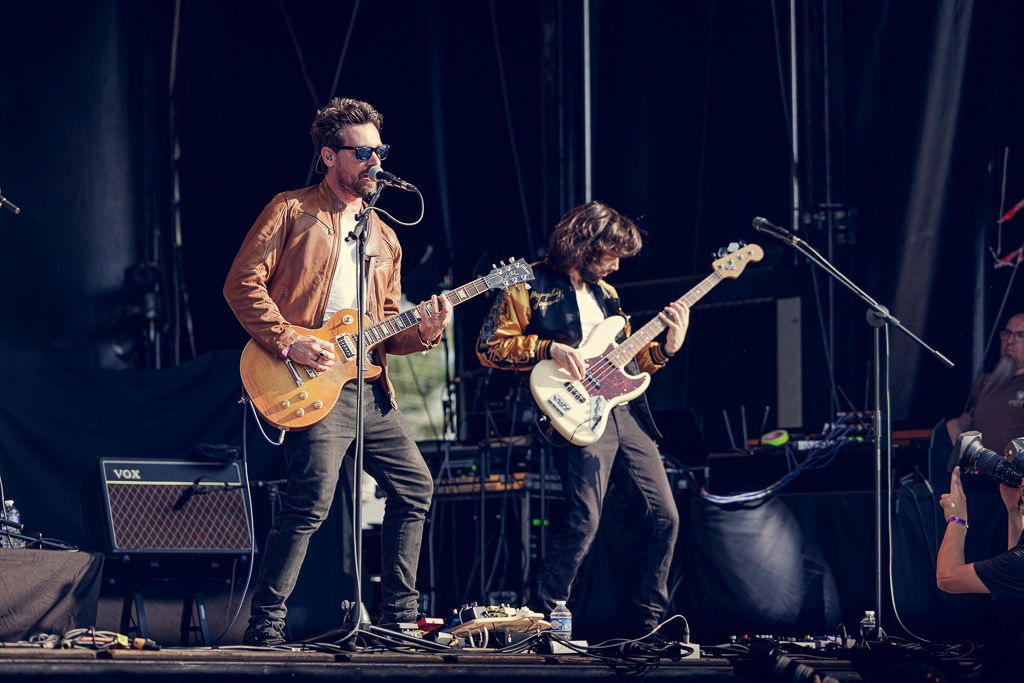 <a href='/artists/seven-ages/'>Seven Ages</a>