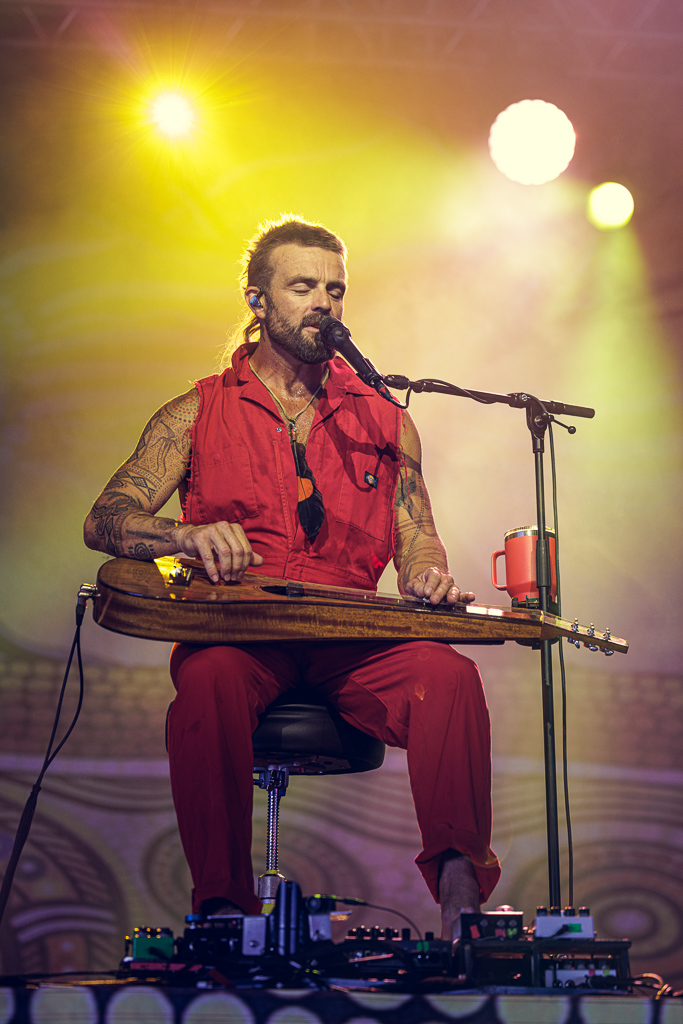 <a href='/artists/xavier-rudd/'>Xavier Rudd</a>