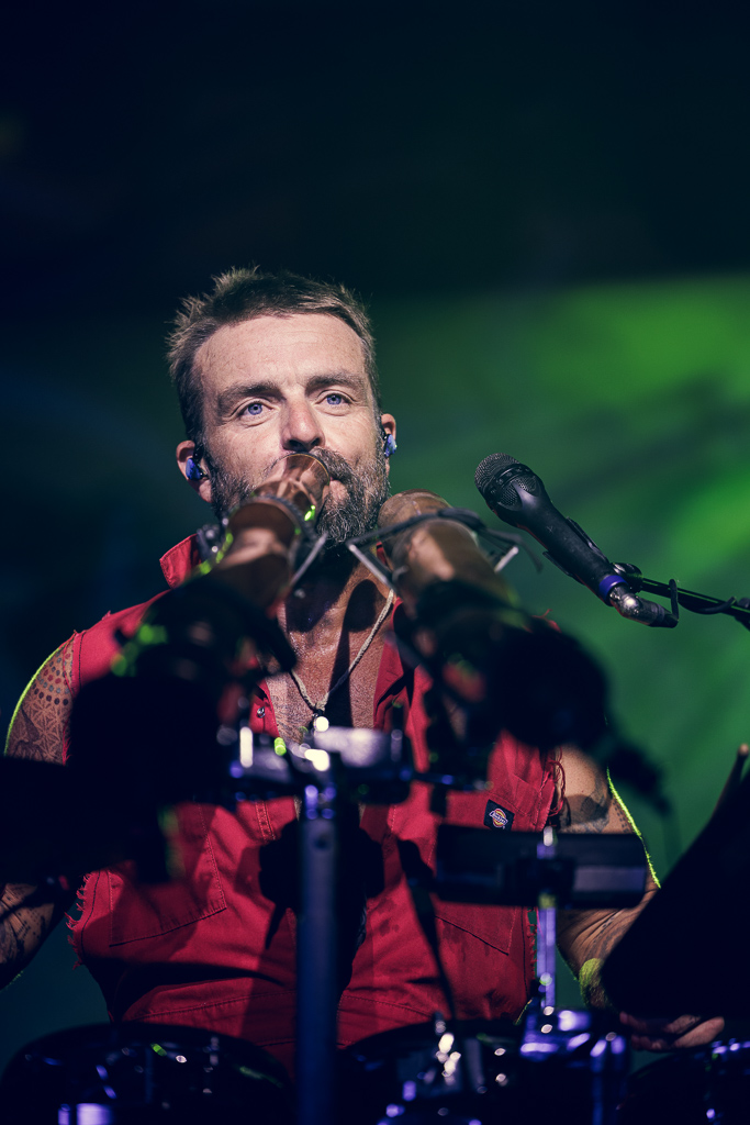 <a href='/artists/xavier-rudd/'>Xavier Rudd</a>