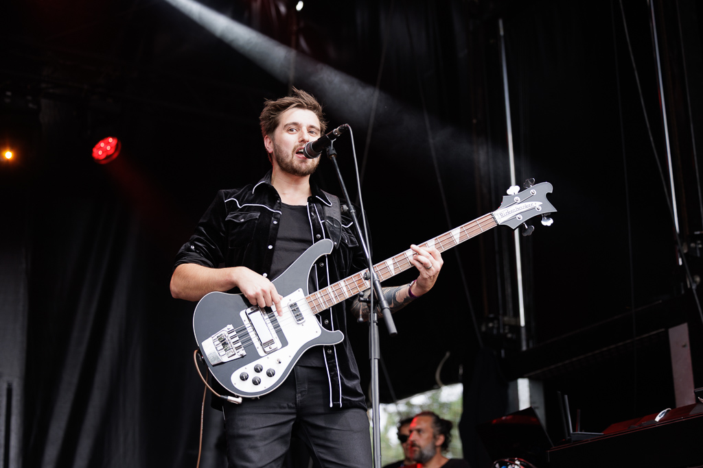 <a href='/artists/toby-lee/'>Toby Lee</a>