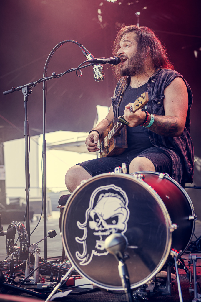 <a href='/artists/fat-jeff/'>Fat Jeff</a>