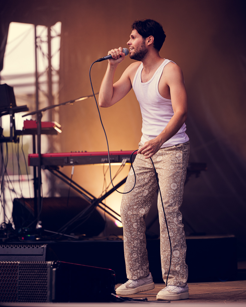 <a href='/artists/flaur/'>Flaur</a>