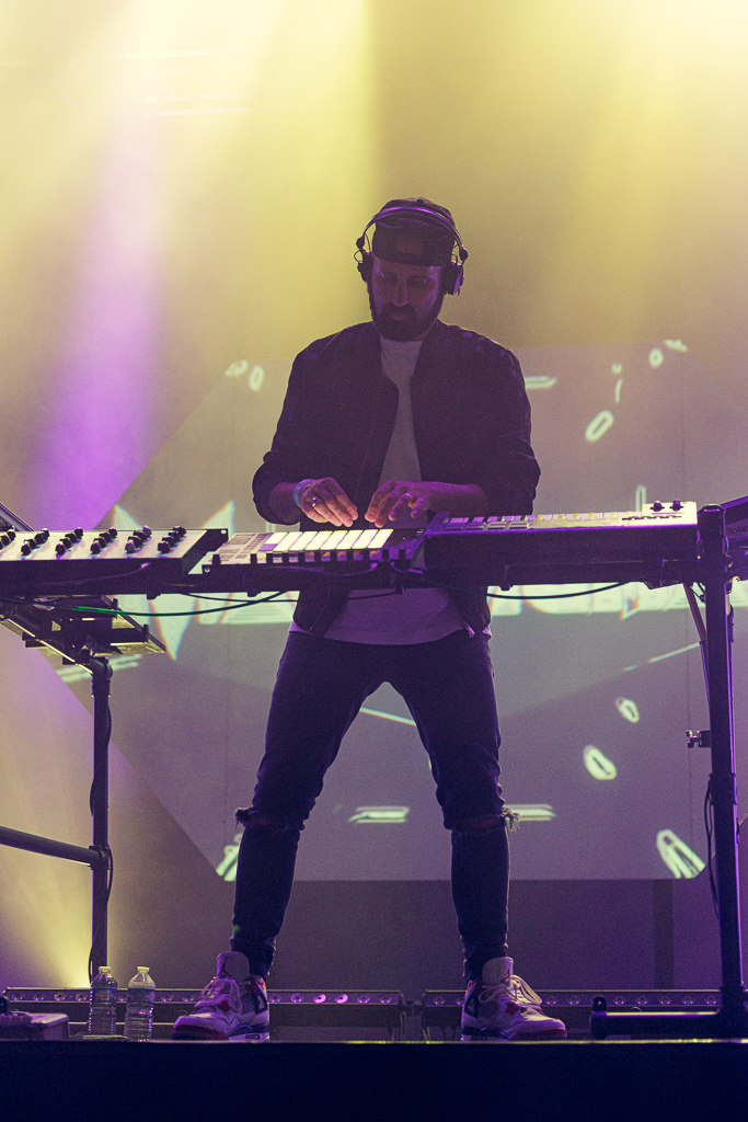 <a href='/artists/manudigital/'>Manudigital</a>