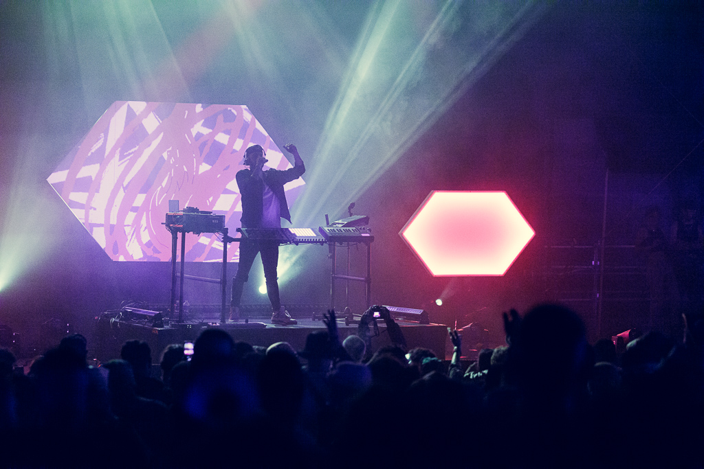 <a href='/artists/manudigital/'>Manudigital</a>