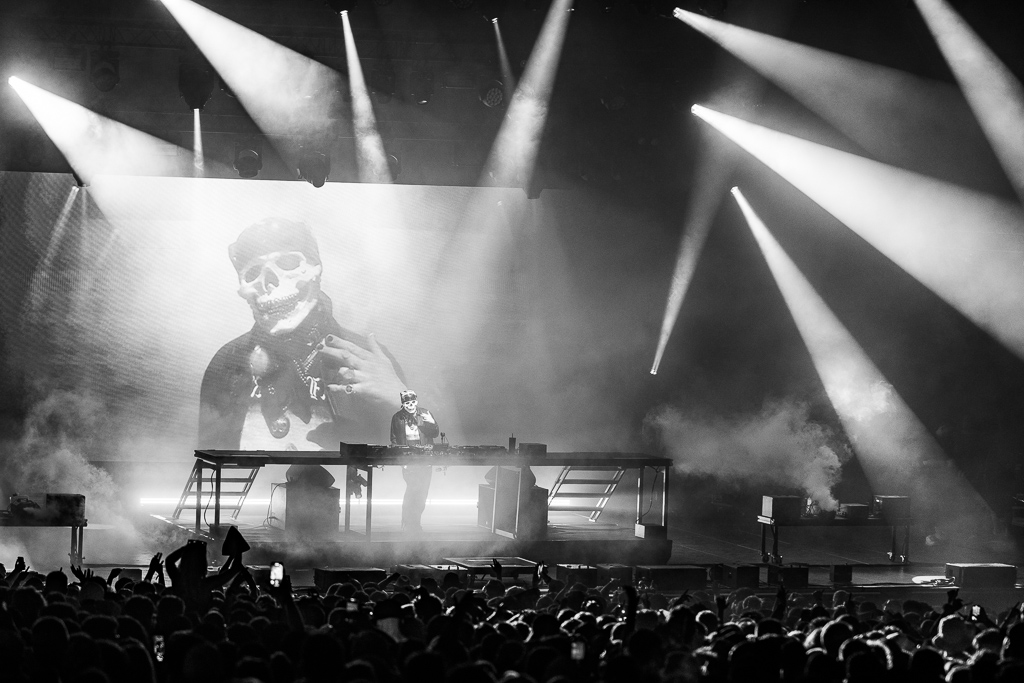 <a href='/artists/vladimir-cauchemar/'>Vladimir Cauchemar</a>